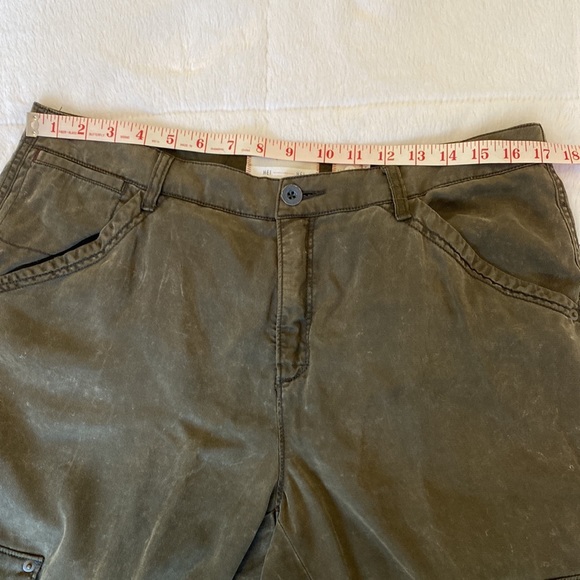 HEI HEI Anthropologie Olive pants size 31 - Picture 8 of 10